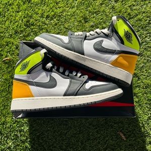 Air Jordan 1 Retro High OG Volt